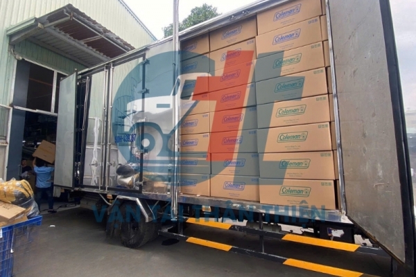 Vận chuyển hàng hóa bằng xe tải từ 1 tấn đến 15 tấn